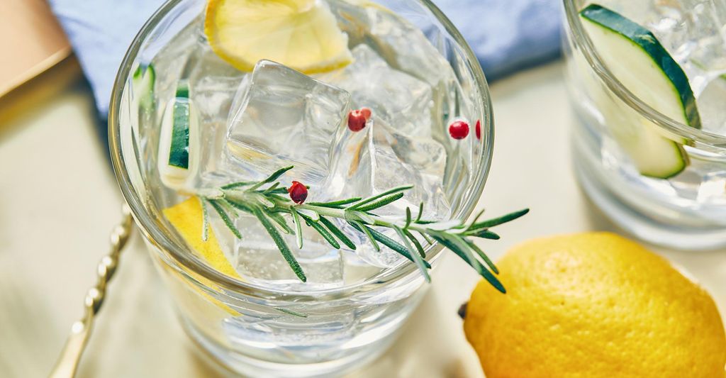 mydays Gin Tasting Stuttgart (7 Premium Gins); Erlebnis verschenken oder selbst erleben; Gutschein für 1 Person(en)