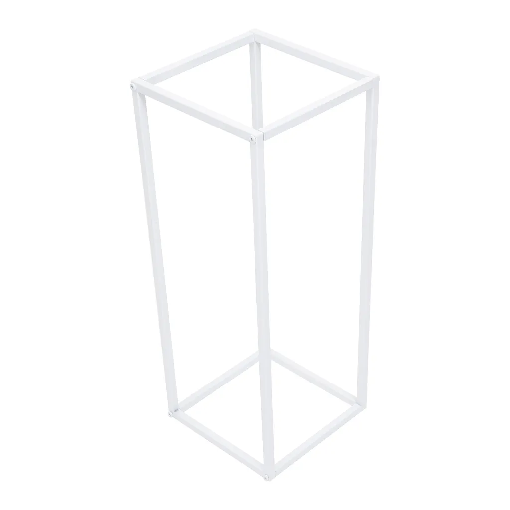 Arche de cérémonie laïque blanche - Support fleurs mariage extérieur