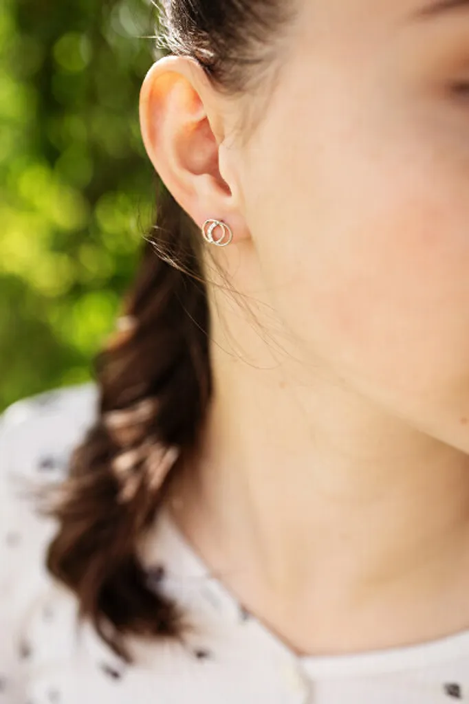 Eleganti orecchini in argento con zirconi AGUP3539S