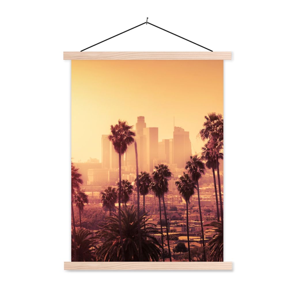 MuchoWow Textilposter Palme - Skyline - Sonnenuntergang - Architektur 120x160 cm mit holzfarbenen Rahmen - Plakatkarton