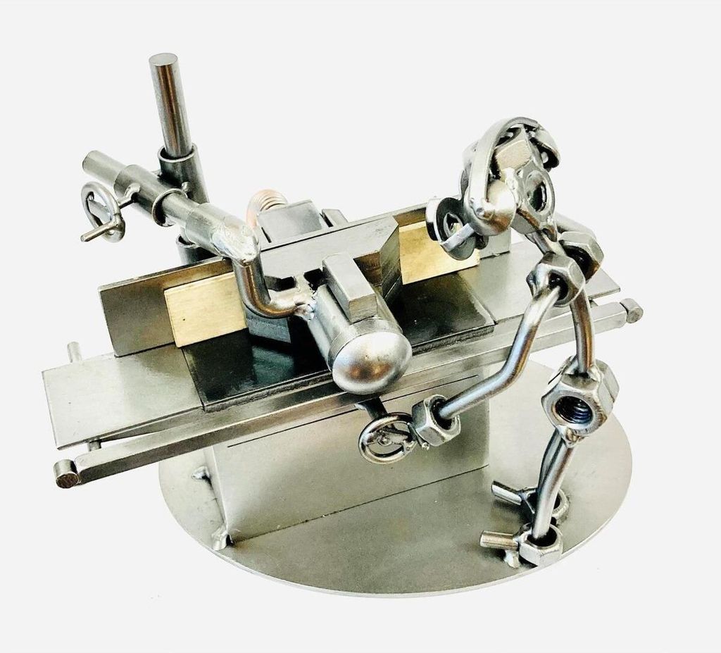 Metallfigur Holzfräser – Schraubenmännchen für Tischler & Schreiner