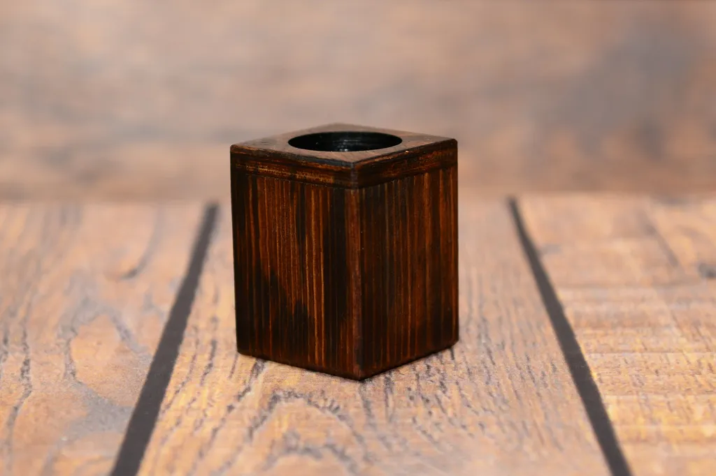 Schnauzer Knírač Portacandele Art-Dog: Statuetta Argentata e Legno - 7