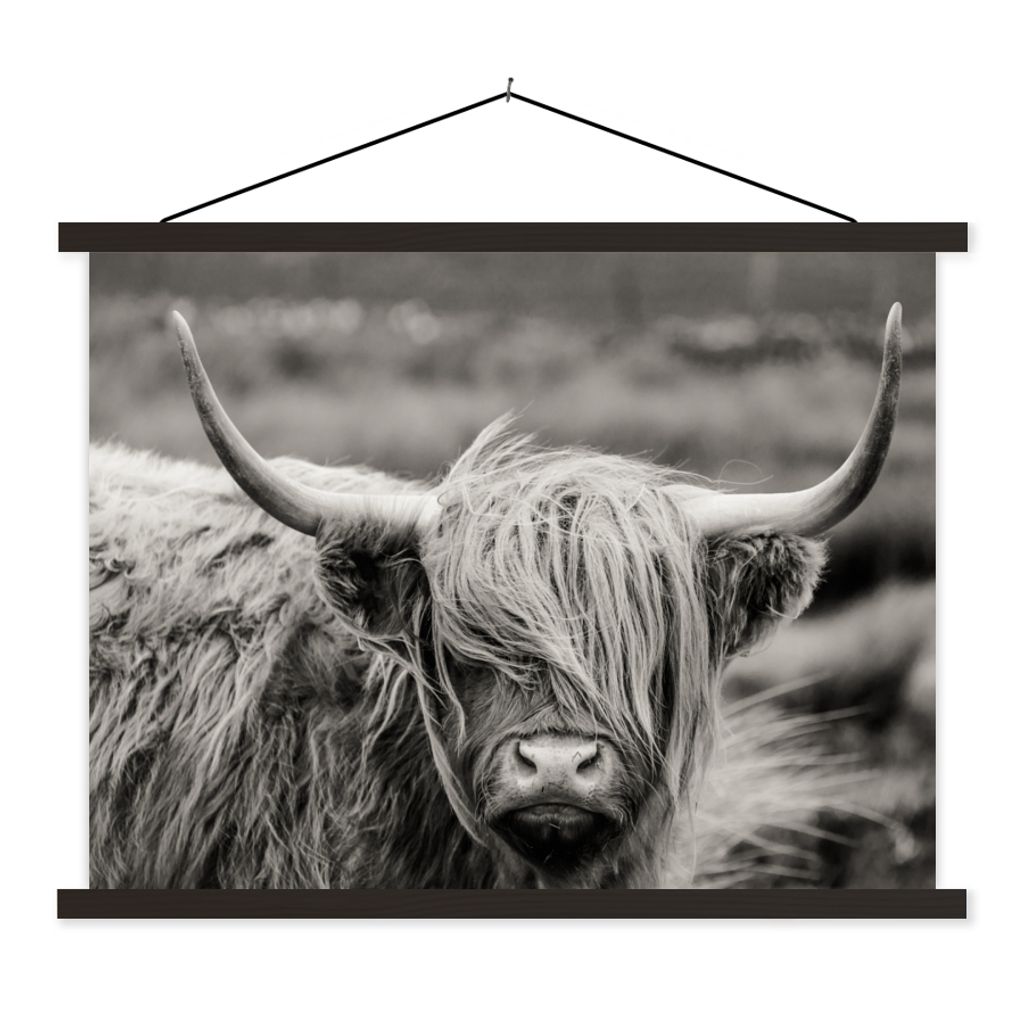 MuchoWow Textilposter Schottischer Highlander - Kuh - Tiere - Schwarz-Weiß - Ländlich 40x30 cm mit schwarzem Rahmen - Dekorationen