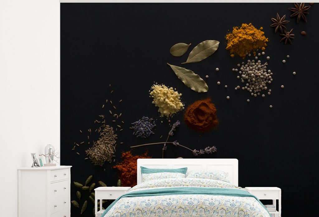 MuchoWow Fototapete für Wohnzimmer oder Schlafzimmer Wandtapete Vinyl Motivtapete Kräuter - Schwarz - Gewürze - Küche - Kochen - 300x240 cm -...