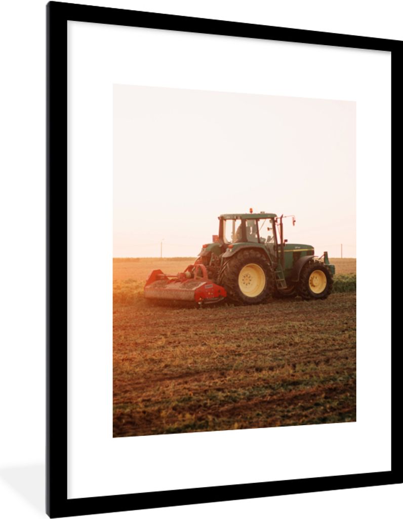 MuchoWow Gerahmtes Poster Traktor - Feld - Bauernhof - Landwirt - Horizont 60x80 cm - Poster mit Schwarzem Bilderrahmen Wandposter Rahmen Foto Bi...