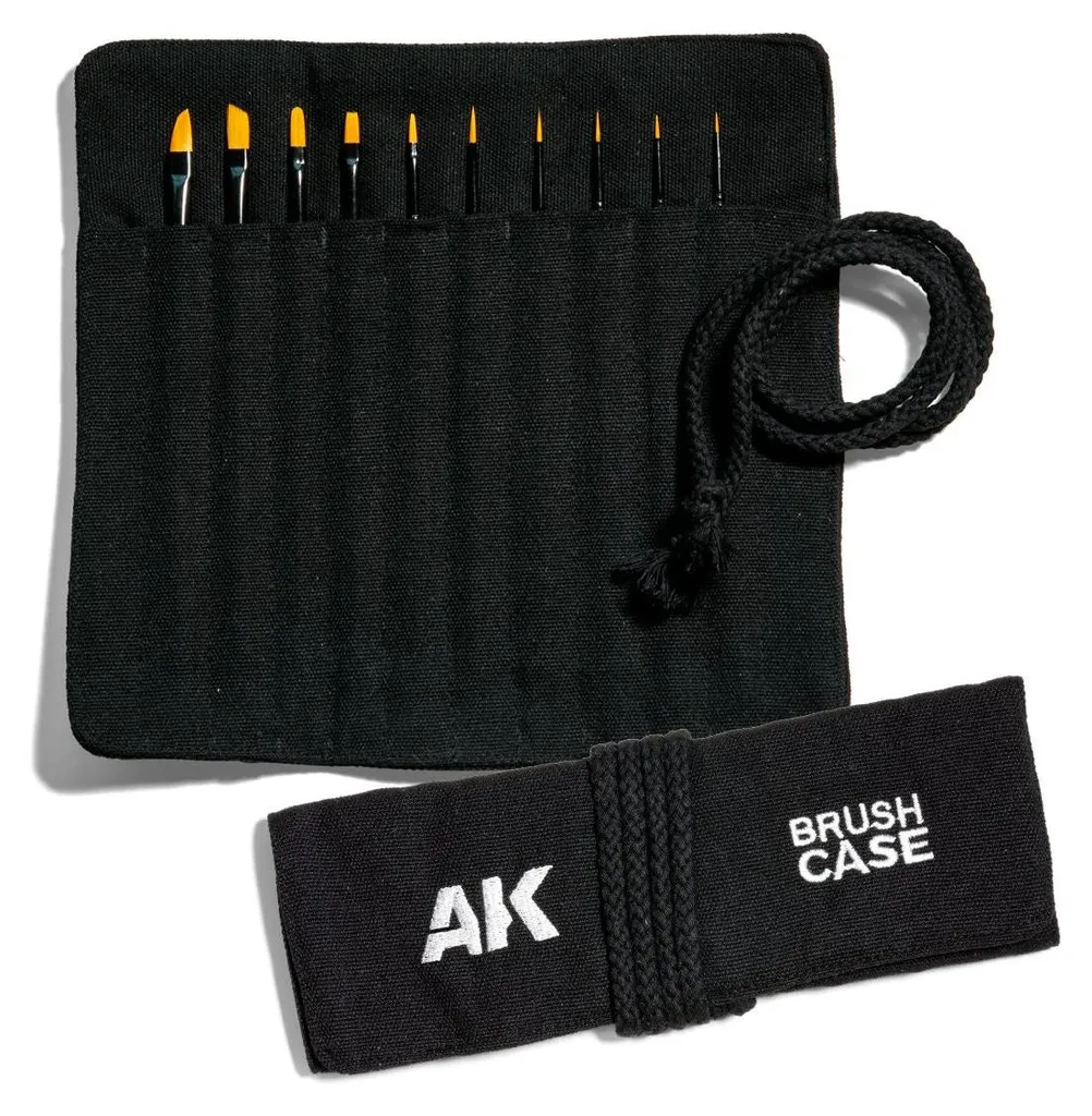 Finissez vos détails sans traces avec le set de pinceaux AK-B110 AK