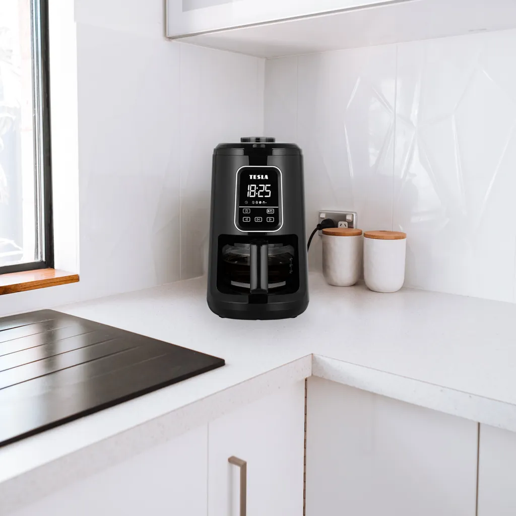 Machine à café 900W programmable avec écran digital et verseuse - 10