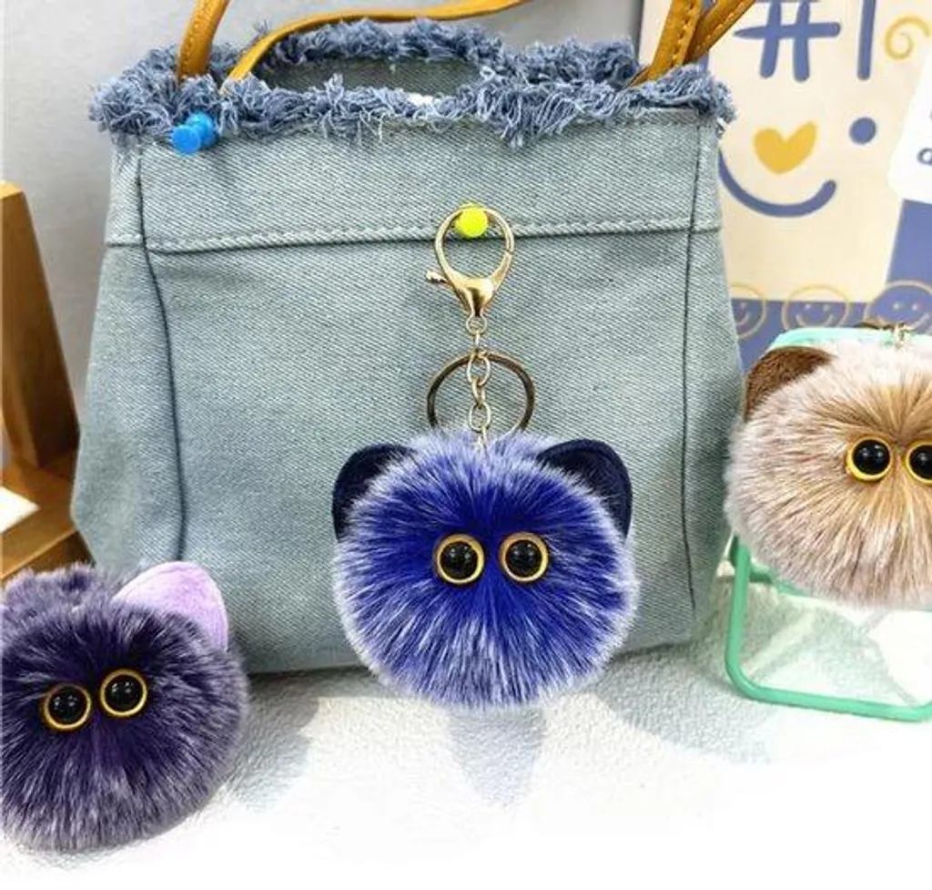 Trouvez vos clés facilement avec ce porte-clés chat bleu en peluche