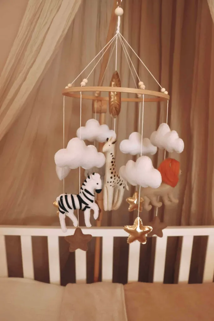Mobile Safari Bébé en Bois et Feutrine - Création Artisanale Unique