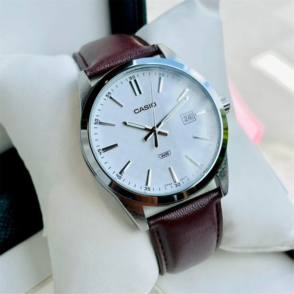 Regala un Casio MTP-VD03L-5A: L'Idea Perfetta per un Uomo Speciale - 2