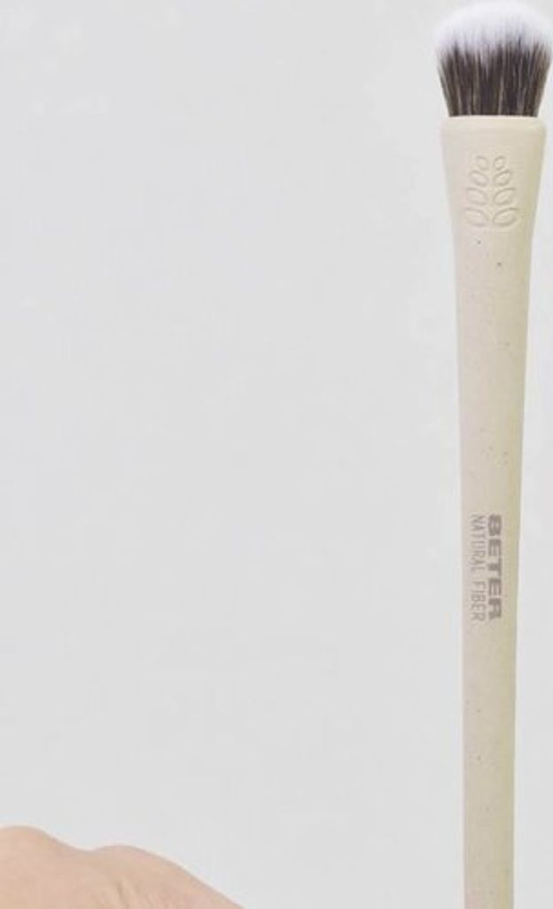 Beter Natural Fiber Blender Eyeshadow Brush Beige