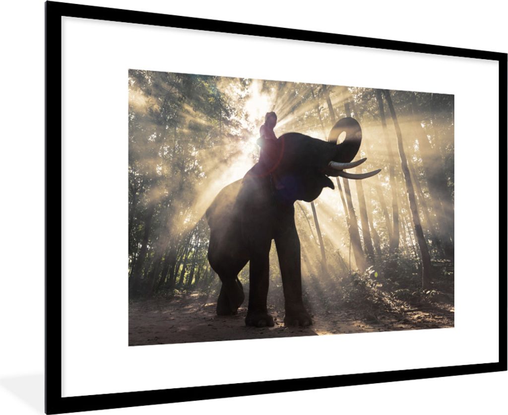 MuchoWow MuchoWow Gerahmtes Poster Elefant mit Person in hellem Sonnenlicht 90x60 cm - Poster mit zchwarzem Bilderrahmen - Wanddekoration - Fotos
