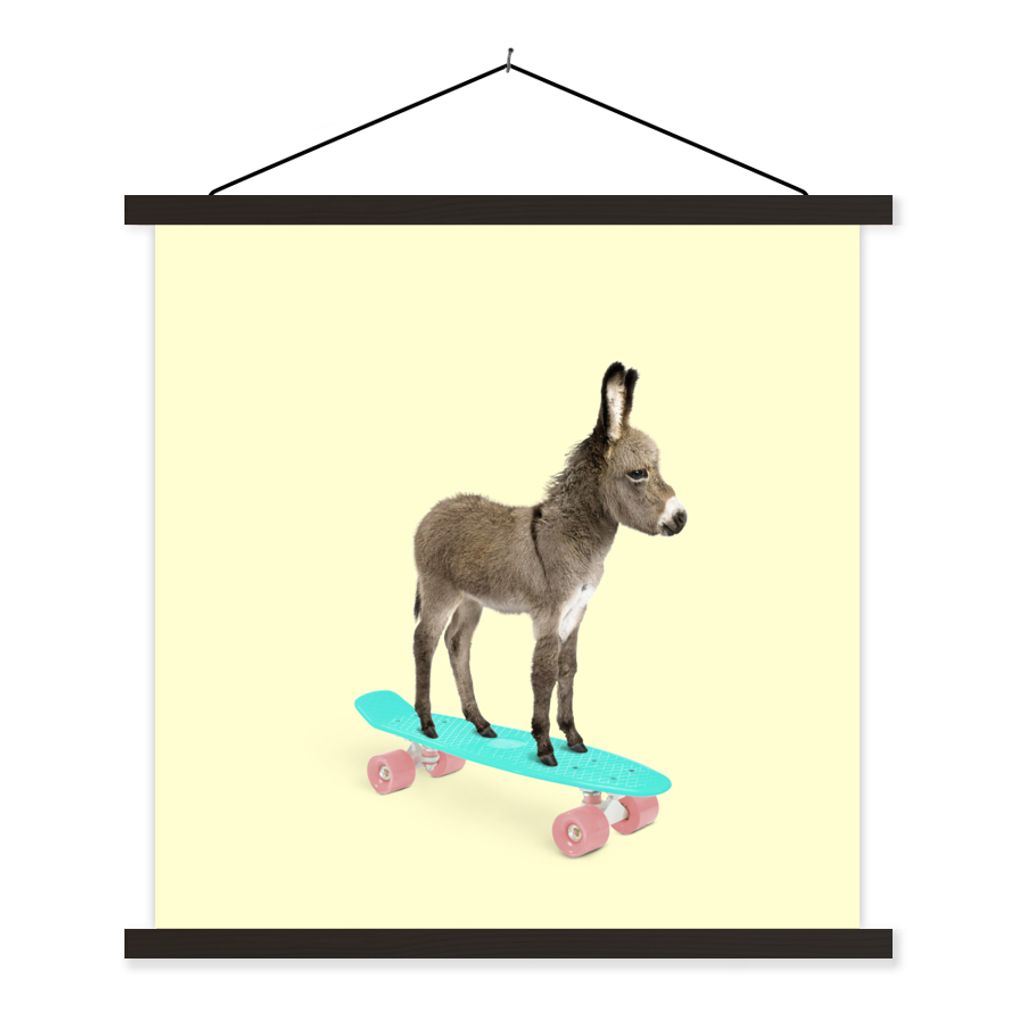MuchoWow Textilposter Esel - Skateboard - Braun - Tiere - Gelb 40x40 cm mit schwarzem Rahmen - Fotos