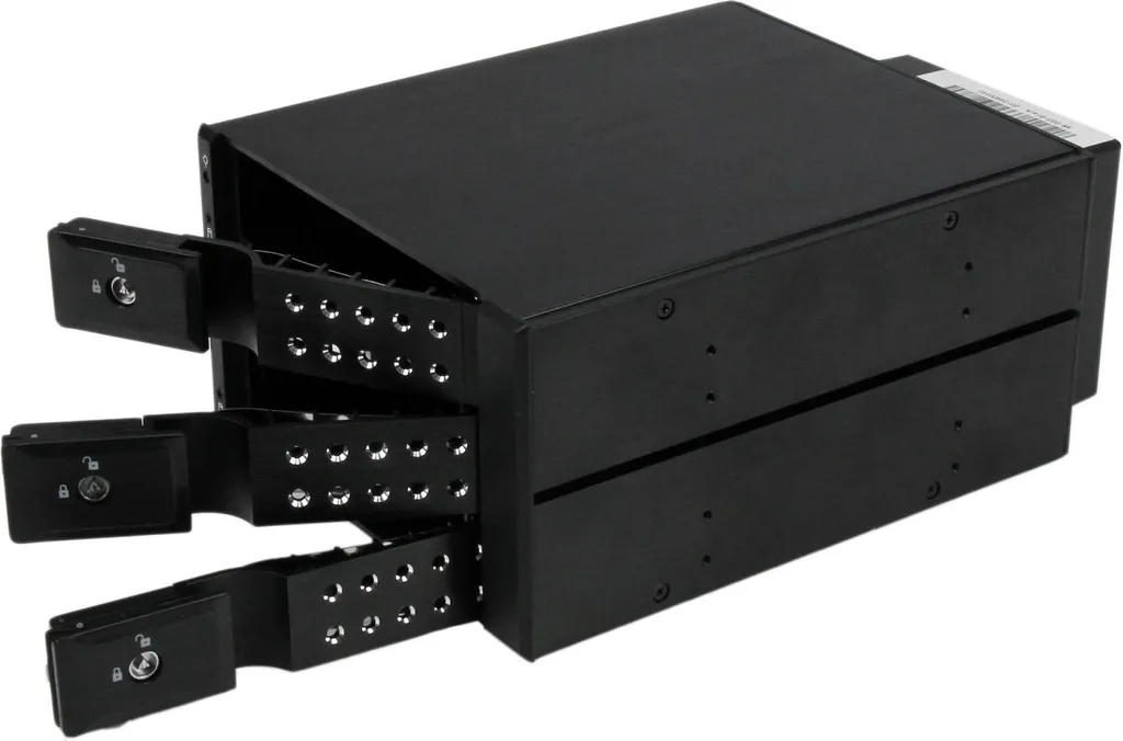 Recensione StarTech.com HSB3SATSASBA 3-Bay Mobile Rack SATA SAS - 2