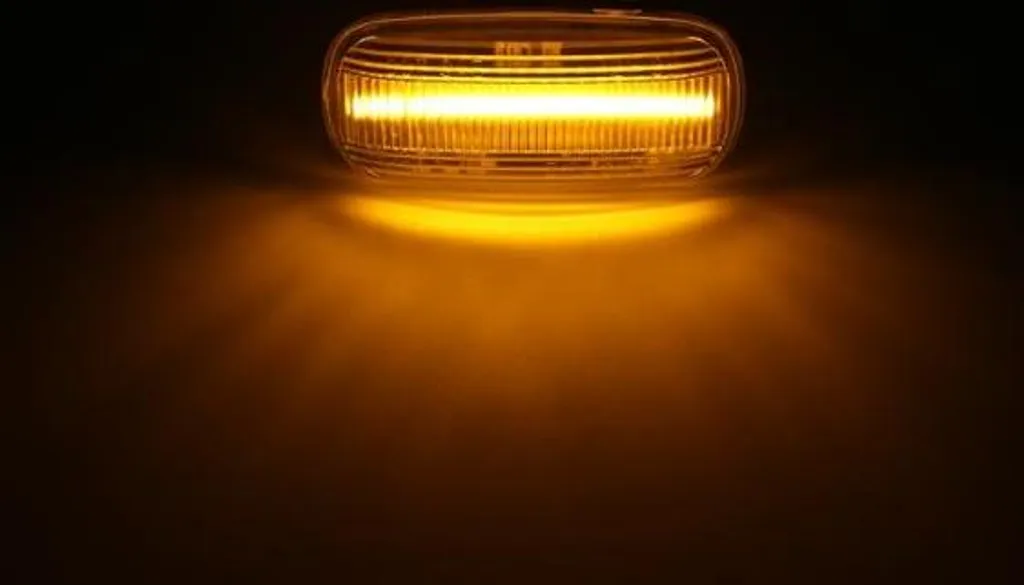 Frecce LED Audi A3 A4 A6 - Ricambio Diretto 8E0949127 Trasparente