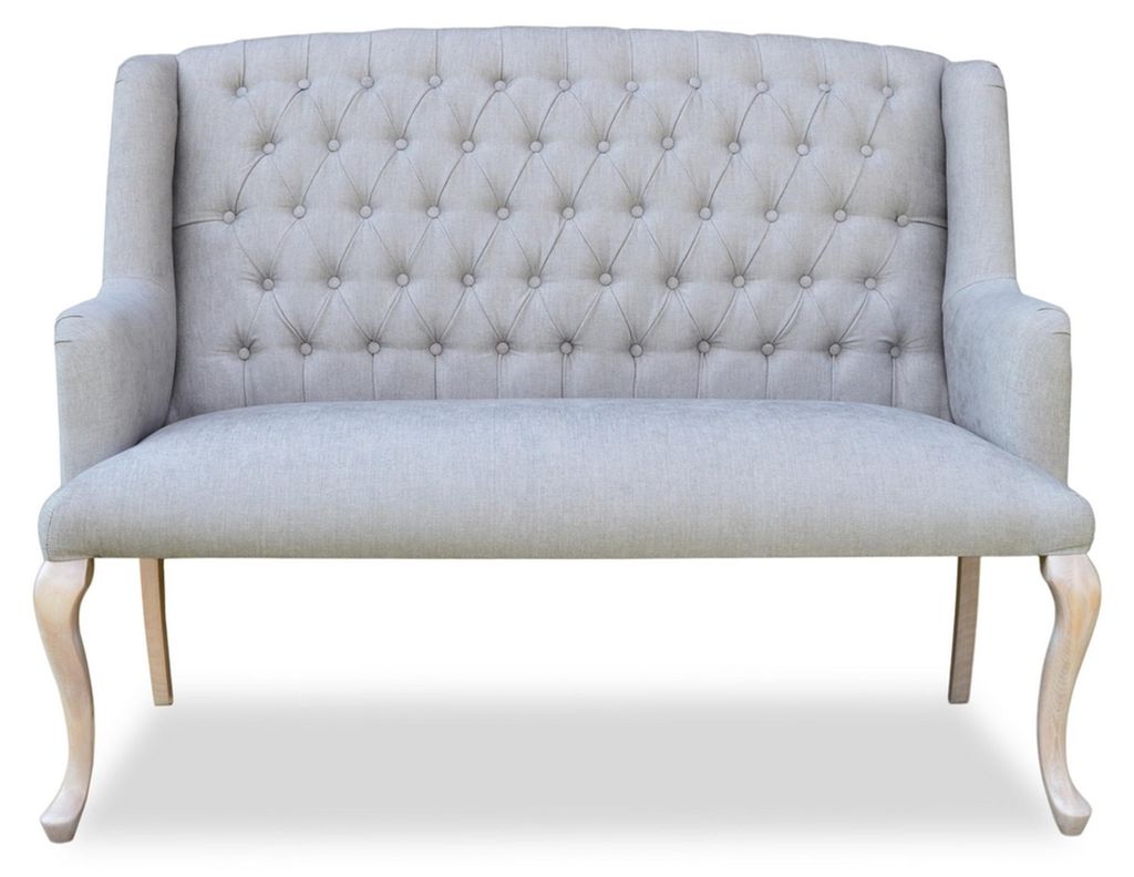 Elegante Chesterfield-Ledercouch in braun für Wohnzimmer