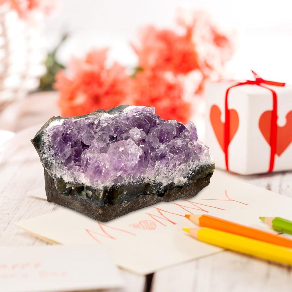 Natürliche Amethyst-Druse - Große Bergkristall-Edelsteine mit unregelmäßigen Geoden-Höhlen