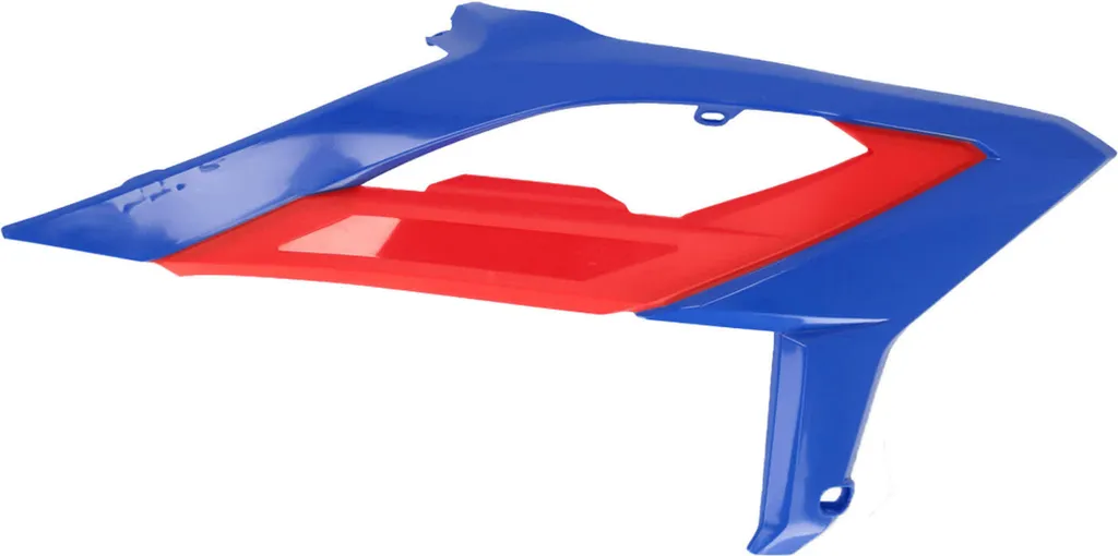 Remplacer vos ouïes de radiateur cassées Beta par le kit Acerbis bleu