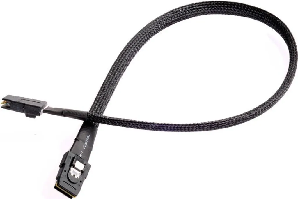 Câble Silverstone CPS02 SFF-8087 36 Broches Noir pour Connexion SAS