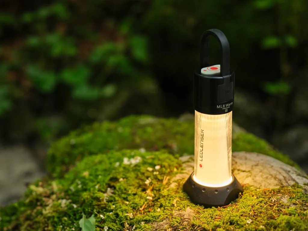 Lampe de camping LED Lenser ML6 Warm Light avec éclairage 360 degrés