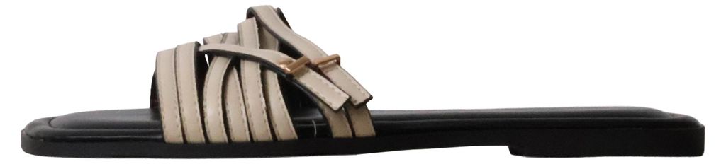 Flache Sandalen zum Reinschlüpfen