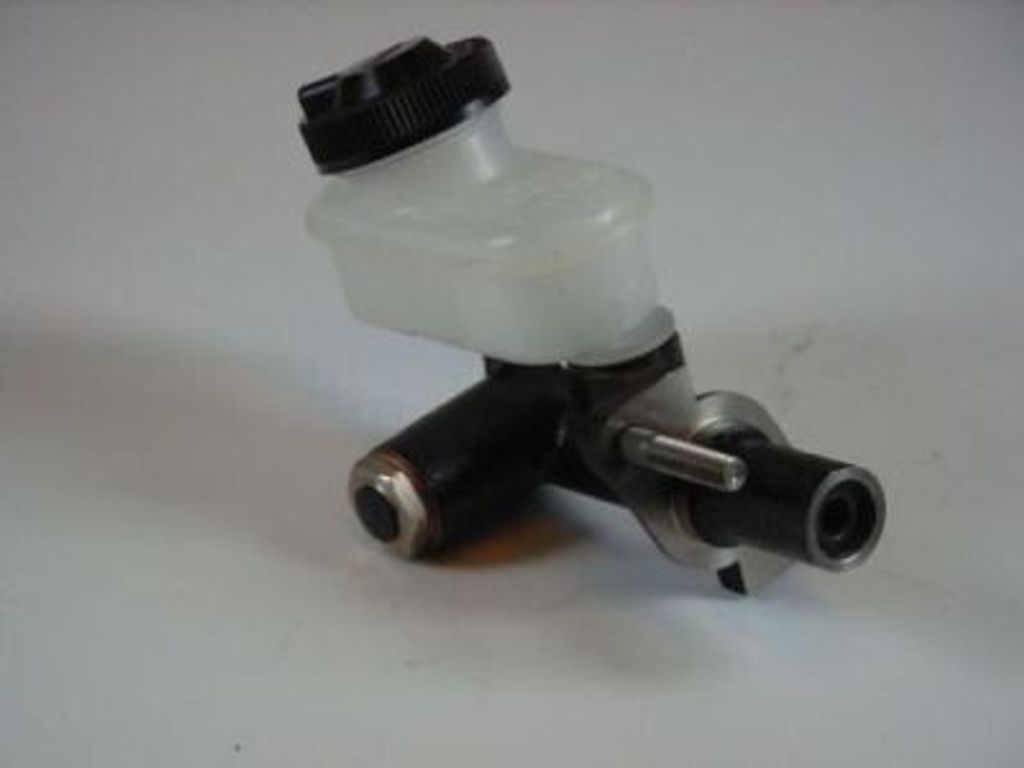AISIN QZ-015 Kupplungsgeberzylinder für MAZDA 626 III (GD) 626 III Hatchback (GD) 626 III Coupe (GD) 626 III Station Wagon (GV)