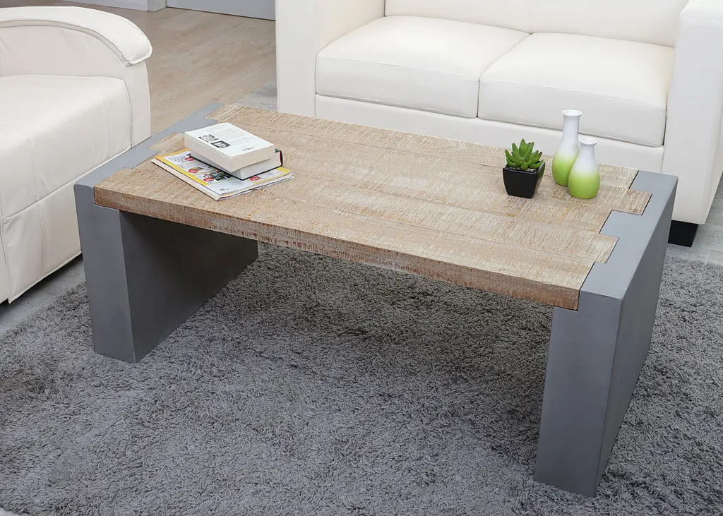 Table basse de salon pour grand canapé aspect béton et bois massif