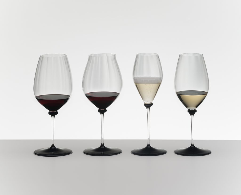 Riedel FATTO A MANO PERFORMANCE CHAMPAGNE GLASS (black) 1 Immagine del prodotto 
