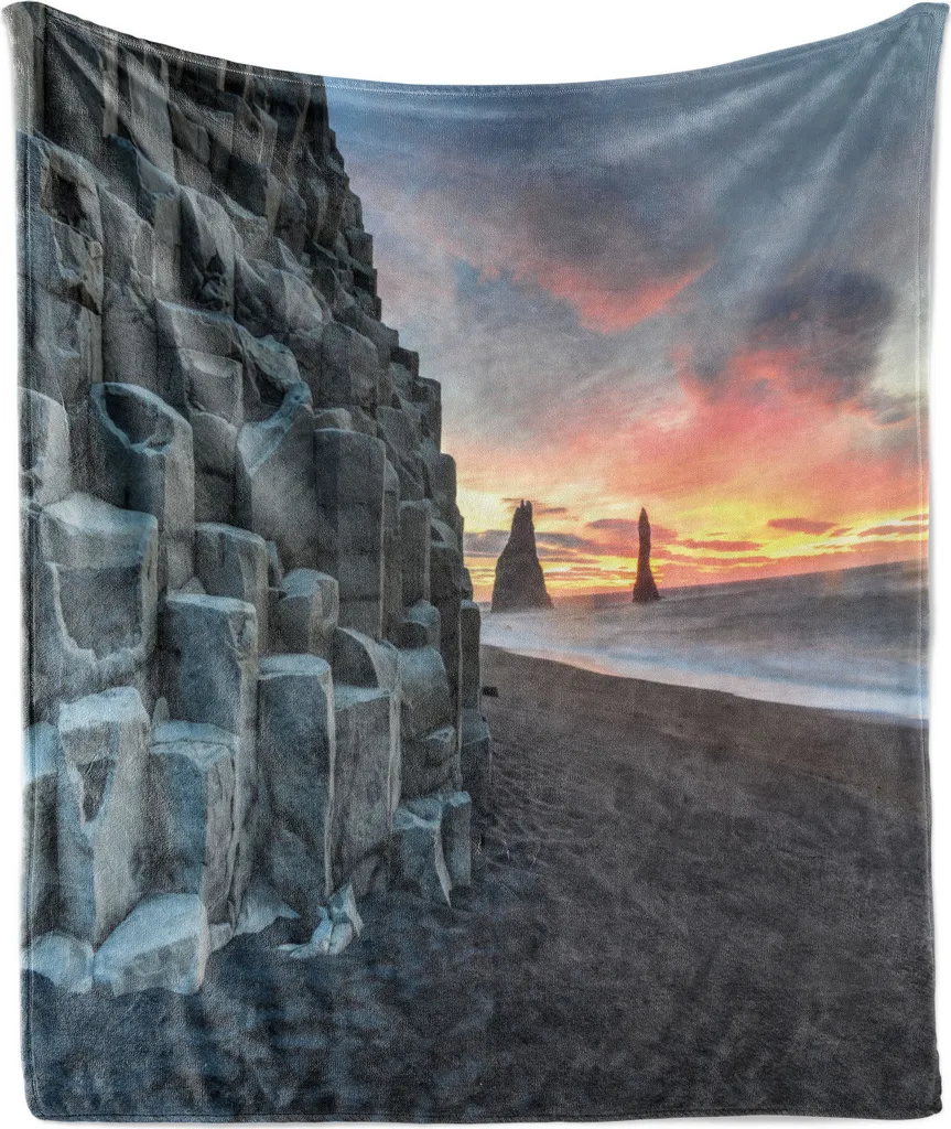 ABAKUHAUS Islanda Morbida coperta in pile di flanella, Rocky Reynisdrangar Alba, Comodo peluche per interni ed esterni, 125 x 175 cm, Multicolore
