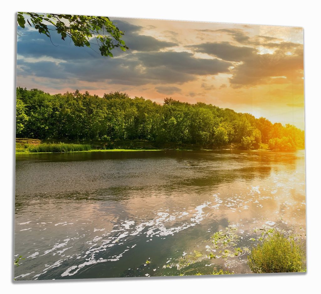 Wallario Herdabdeckplatte aus Glas, Größe 60 x 52 cm 1-teilig, Motiv Sonnenuntergang am Fluss in grüner Umgebung