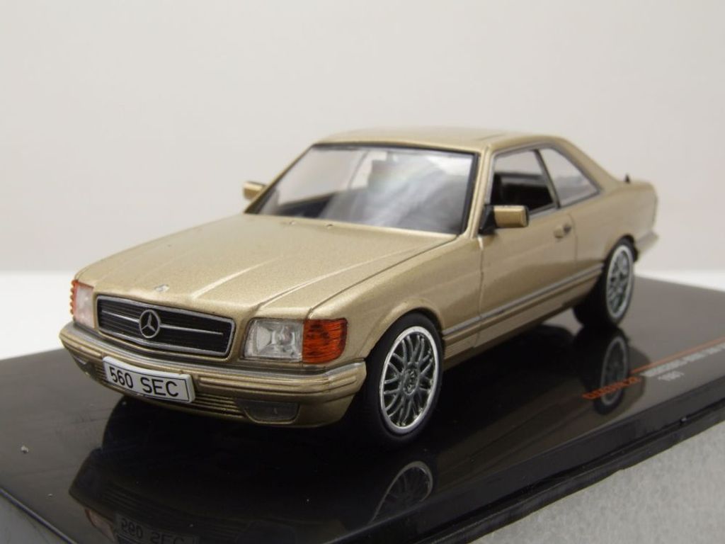 ixo models CLC537 Mercedes 500 SEC C126 1981 beige metallic Produktbild 
