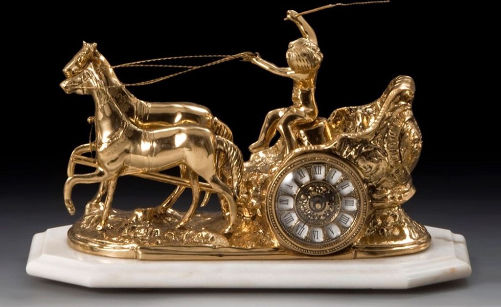 Casa Padrino Luxus Barock Tischuhr Gold / Weiß 42 x H. 25 cm - Handgefertigte Bronze Uhr im Barockstil - Barock Schreibtischuhr - Barock Schreibti...