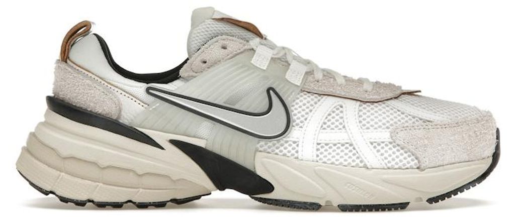 Nike V2K Run Summit White Light Orewood Brown (Women's) - Produktbild 