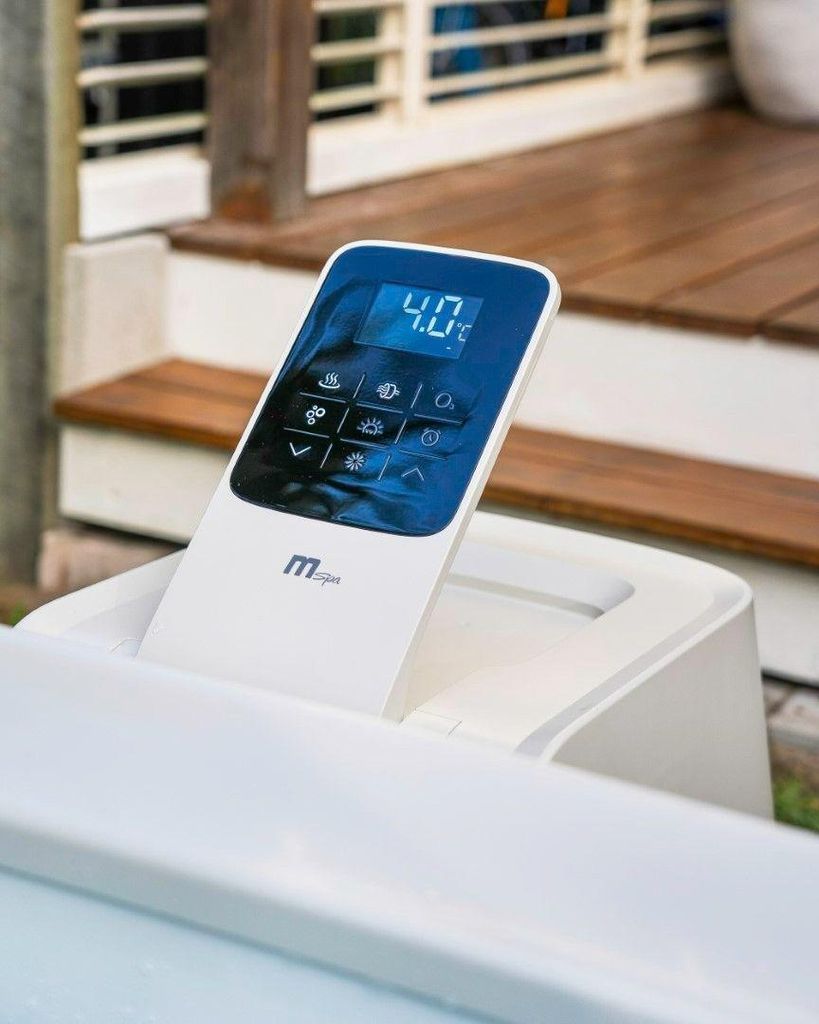 Purehaven MSpa Whirlpool Oslo Saphire 2025 – Aufblasbarer Outdoor-Whirlpool 160x160x65 cm für 6 Personen mit 120+8 Massagedüsen, PTC-Heizung, U...