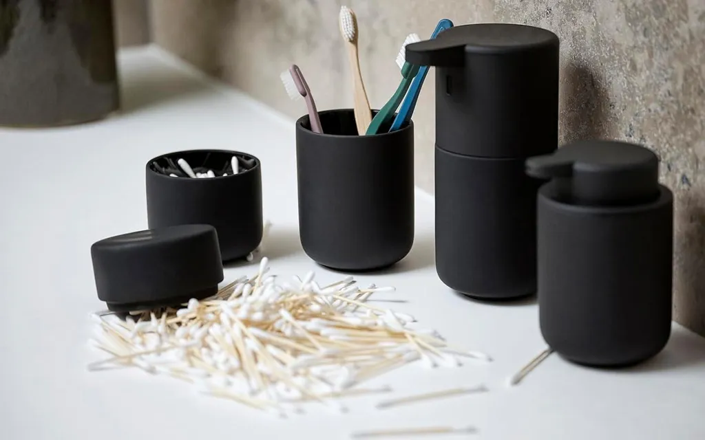 Distributeur savon céramique Ume 250ml noir - Finition soft-touch pro