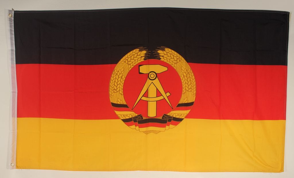 Flagge Fahne DDR Ostalgieflagge Produktbild 