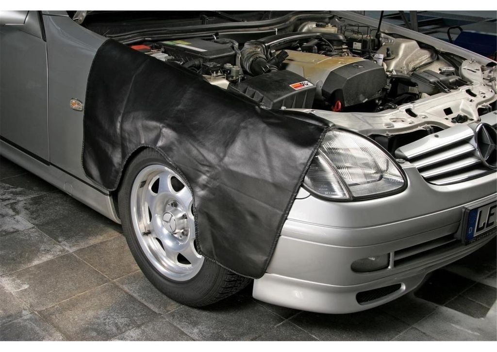 Kotflügelschoner, mit Radausschnitt, Befestigung über Magnet oder Sandgewichte, 110 x 63 cm, Schwarz, Anbringung mit eingearbeiteten Sandgewichte...