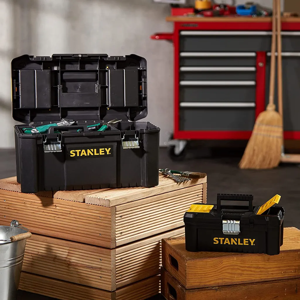 Boîte à Outils Métallique Stanley Essential 19 + 12 avec Fermoirs Inox
