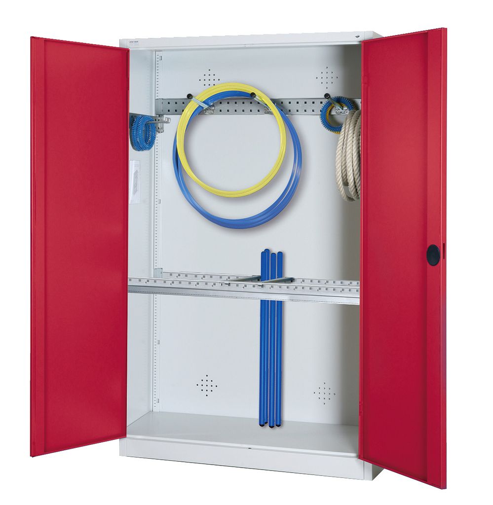 C+P Modul-Sportgeräteschrank "Grundausstattung" mit Vollblech-Flügeltüren, HxBxT 195x120x50 cm, Ergo-Lock Muldengriff, Rubinrot (RAL 3003), Lich...