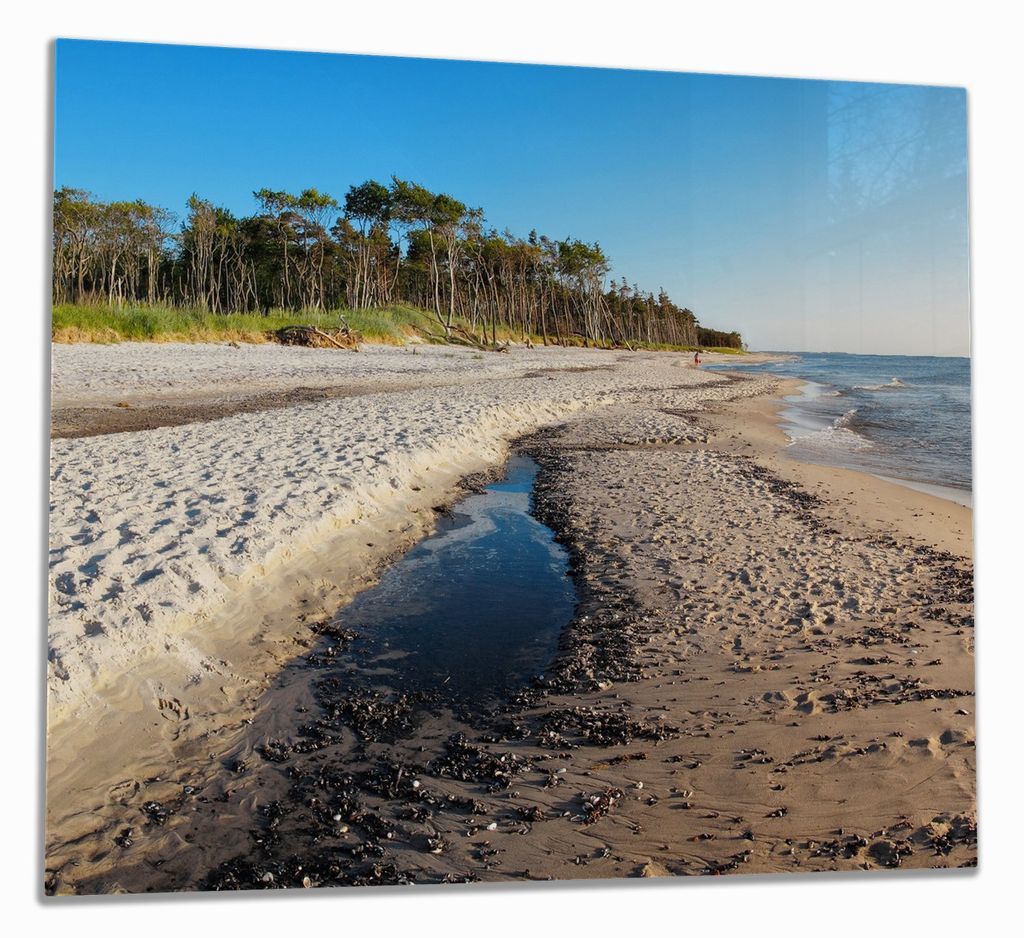 Wallario Herdabdeckplatte aus Glas, Größe 60 x 52 cm 1-teilig, Motiv Einsamer Strand am Meer - Blauer Himmel