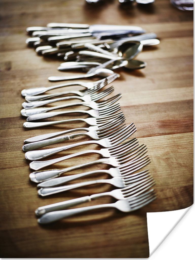 MuchoWow Poster Silbernes Küchengeschirr auf einem Holztisch 90x120 cm - Wohnzimmer