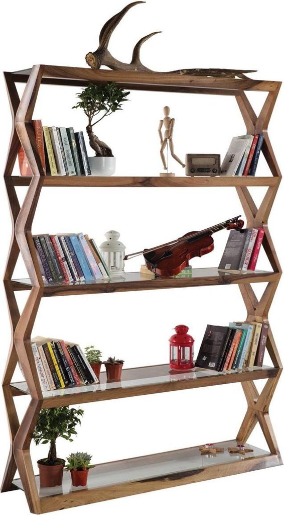 Elegantes braunes Holzregal für moderne Verkaufsräume