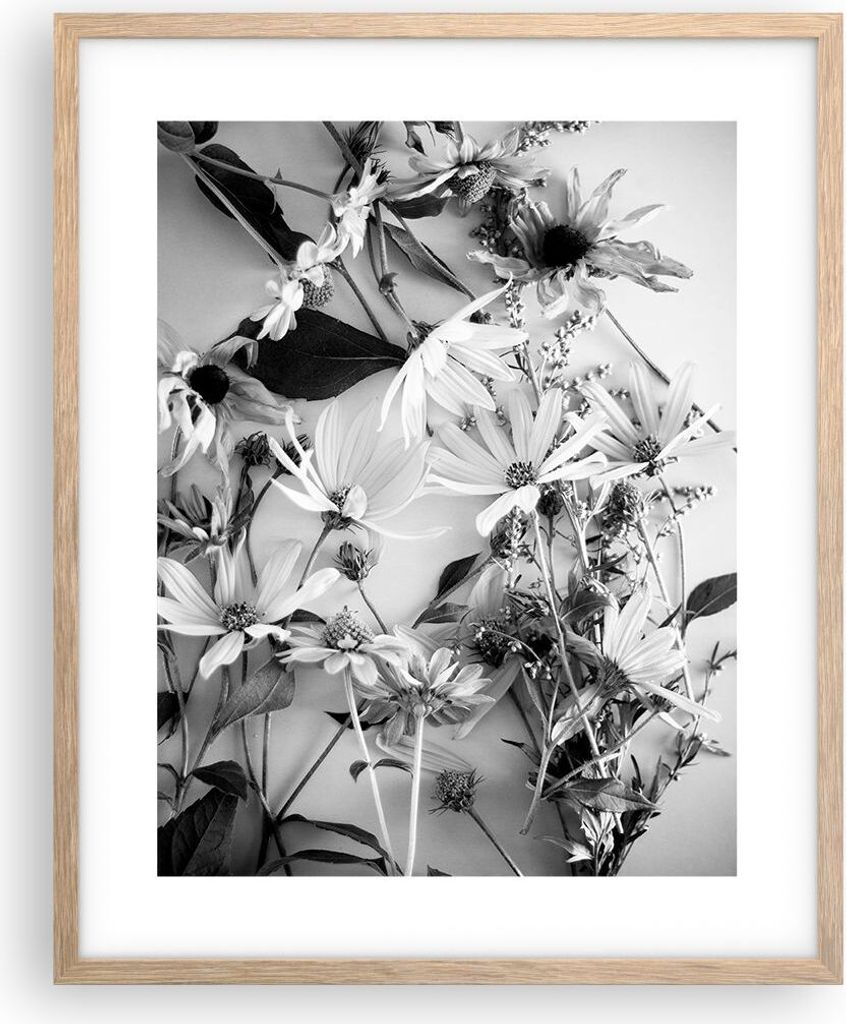 Gerahmtes Poster - Rahmen in heller Eiche - Blumen Schwarzweiß Fotografie - 40x50 cm - Wand Bild - Wanddeko - Wandbilder - Kunstposter - Wandposte...