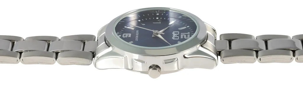 Montre bracelet femme argent et bleu marine en acier style classique
