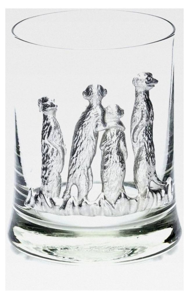 Fair-Trade-Whiskyglas aus Zinn mit Erdmännchen-Anstecker