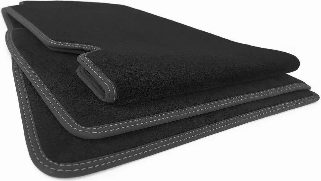 Accessori Sport Tuning Tesla Model S: Tappetini Velours Cuciture Argento