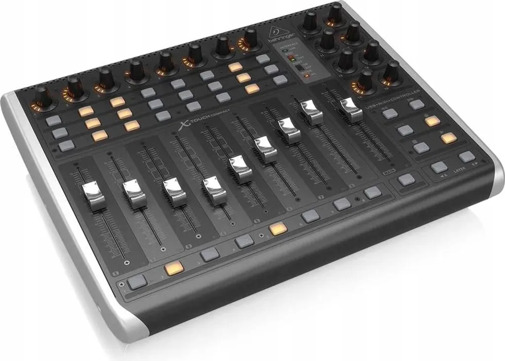 Behringer X-Touch Compact : Contrôleur pour DAW et Instruments Virtuels - 7