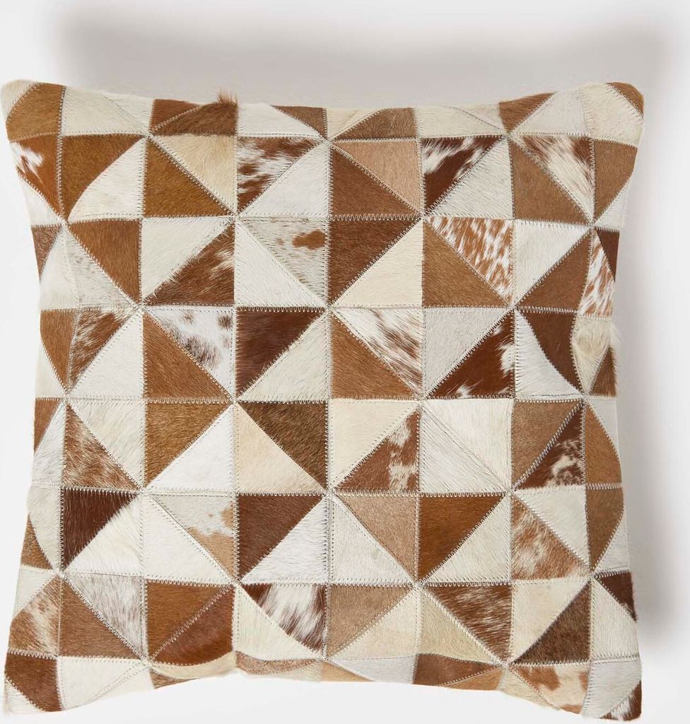 HOMESCAPES Fellkissen 45 x 45 cm Dreieck-Karo - Patchwork Produktbild 
