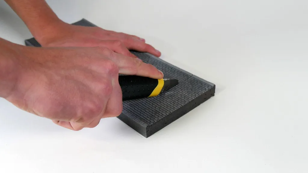Mur de décor NOCH 58255 : solution pour reliefs et talus de maquettes - 12