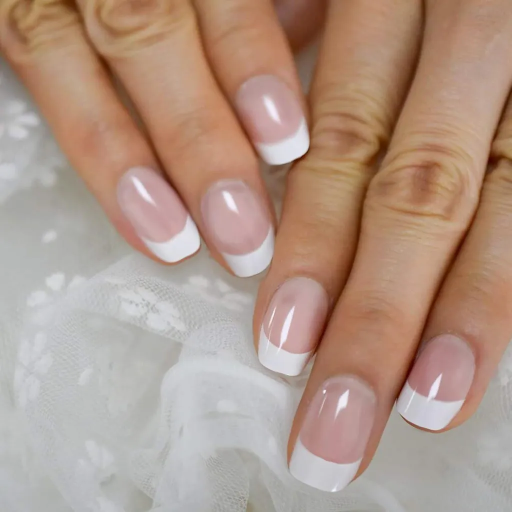 Faux Ongles Carrés Blancs Scintillants : Kit de 24 Press On Nails Chic